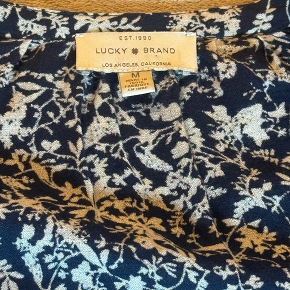 Lucky Brand Navy White Floral Top Neck Shoulder Ruffle Prairie Trad Size M - Picture 3 of 11